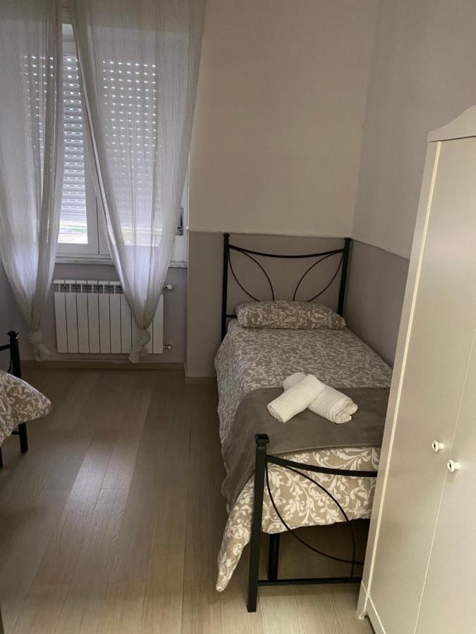 Casa Vacanza Pucchiell Apartamento Nápoles Exterior foto